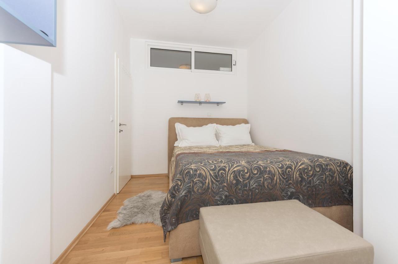 Long Apartment Makarska Eksteriør bilde
